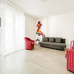 Homiday - Residenza Caravelle * Pineto