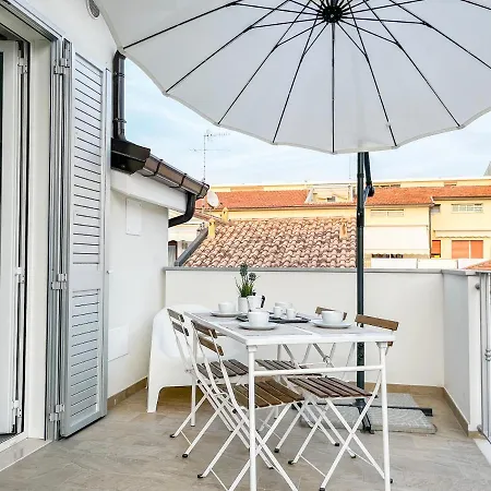 Homiday - Residenza Caravelle Апартаменты *