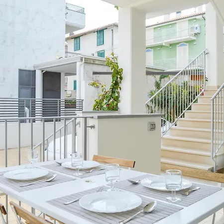 아파트 Homiday - Residenza Caravelle *