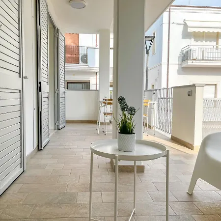 Homiday - Residenza Caravelle * Пинето