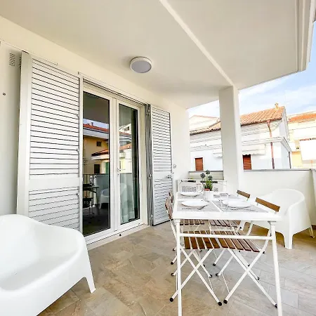 Homiday - Residenza Caravelle ピネート