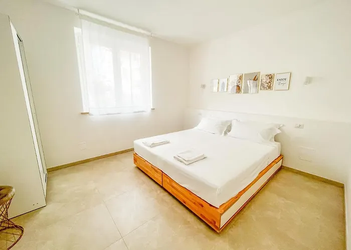 Homiday - Residenza Caravelle Διαμέρισμα Pineto